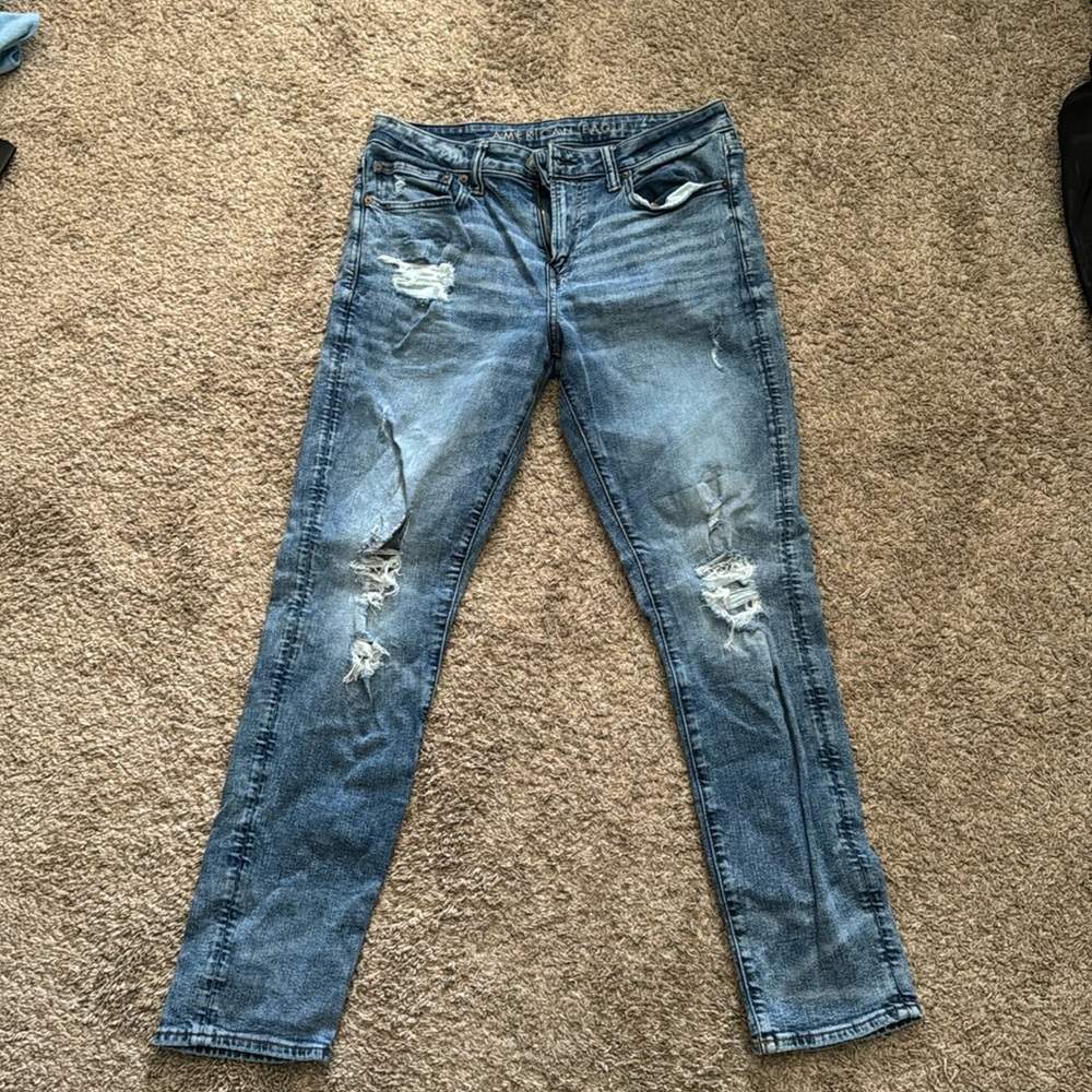 Men’s American Eagle Athletic Jeans; 32x32